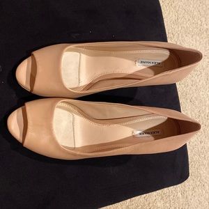 Alex Marie ladies open toe heels.  Size 8.5 and heel height 2.5